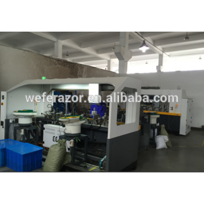 Disposable razor automatic assembly machine